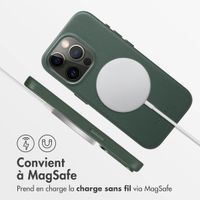 Accezz Coque arrière en cuir avec MagSafe Apple iPhone 15 Pro - Cedar Green