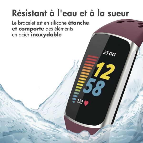 imoshion Bracelet de sport en silicone avec trous Fitbit Charge 5 / Charge 6 - Rouge Foncé