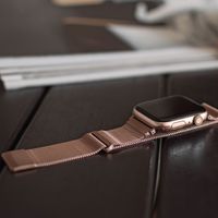 Uniq Bracelet Dante Mesh Milanese en acier Apple Watch Series 1 t/m 9 / SE (38/40/41 mm) | Series 10 / 11 (42 mm) - Rose