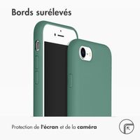 Accezz Coque Liquid Silicone Apple iPhone SE (2022 / 2020) / 8 / 7 - Vert foncé