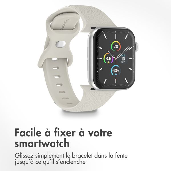 imoshion Bracelet en silicone gravé Apple Watch Series 1-9 / SE (38/40/41 mm) | Series 10 (42 mm) - Lumière Stellaire