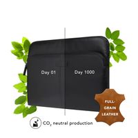 dbramante1928 Skagen Pro+ Sleeve - Pochette ordinateur 13 pouces - Cuir véritable - Apple MacBook Pro 13 pouces / Air 13 pouces - Black