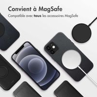 Accezz Coque arrière en cuir avec MagSafe Apple iPhone 12 (Pro) - Onyx Black
