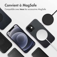 Accezz Coque arrière en cuir avec MagSafe iPhone 12 (Pro) - Onyx Black