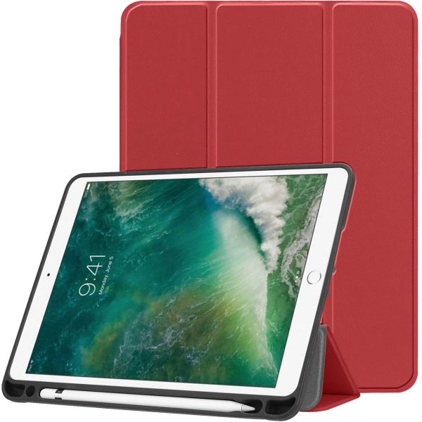imoshion Coque tablette Trifold Apple iPad 6 (2018) 9.7 pouces / iPad 5 (2017) 9.7 pouces / Air 2 (2014)/Air 1 (2013) - Rouge