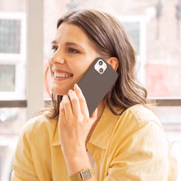 Accezz Coque Liquid Silicone avec MagSafe Apple iPhone 15 - New Tea Brown