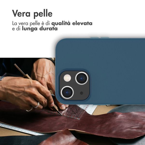 Accezz Leather Backcover avec MagSafe Apple iPhone 14 Plus - Bleu foncé