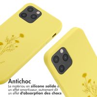 imoshion Coque design en silicone avec cordon iPhone 12 (Pro) - Flower Yellow