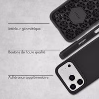 Accezz Coque Tough avec MagSafe Apple iPhone 17 Pro - Noir