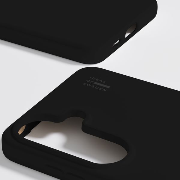 iDeal of Sweden Coque en silicone avec MagSafe Samsung Galaxy S26 - Noir