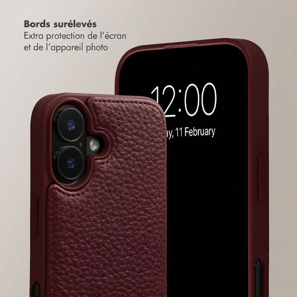 Selencia Coque de télephone Nova avec cordon et porte-cartes Apple iPhone 17 - Bold Burgundy