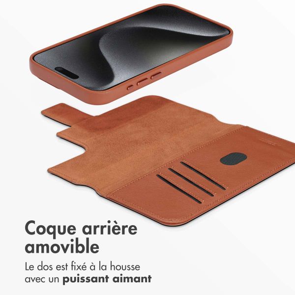 Accezz Étui de télephone portefeuille en cuir 2-en-1 avec MagSafe iPhone 15 Pro Max - Sienna Brown