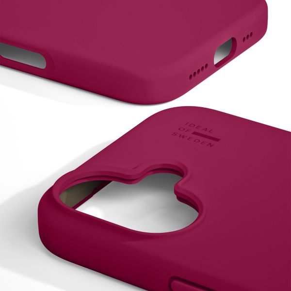 iDeal of Sweden Coque en silicone avec MagSafe Apple iPhone 17 - Cranberry