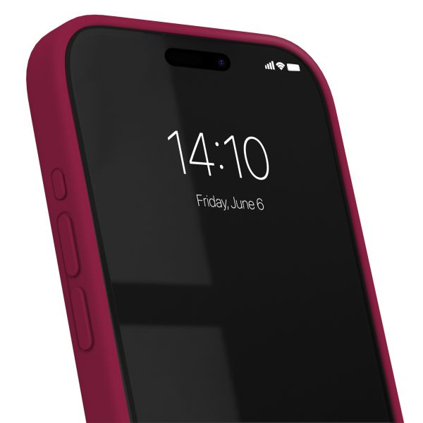 iDeal of Sweden Coque Silicone iPhone 15 Pro - Cranberry