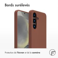 Accezz Coque Liquid Silicone avec MagSafe Samsung Galaxy S24 - New Tea Brown