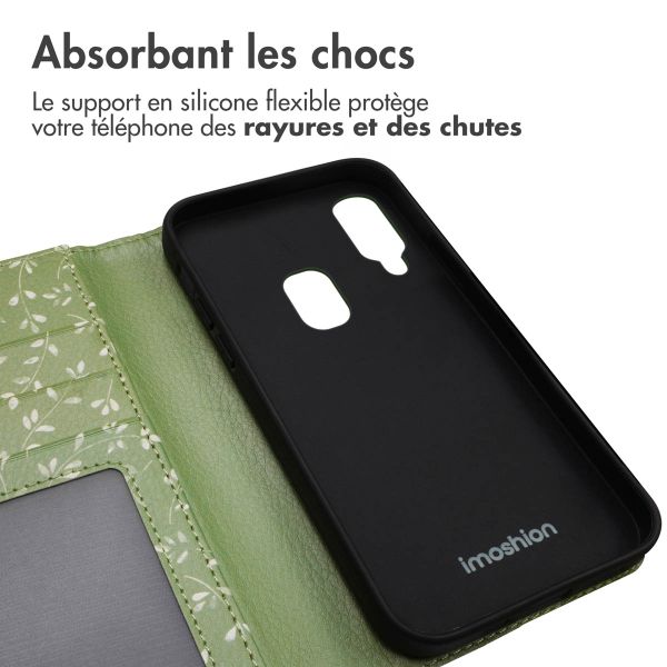 imoshion Étui de télephone portefeuille Design Samsung Galaxy A20e - Green Flowers