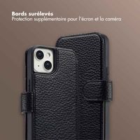 Selencia Étui Riva avec MagSafe et cordon de téléphone Apple iPhone 14 / 13 - Noir