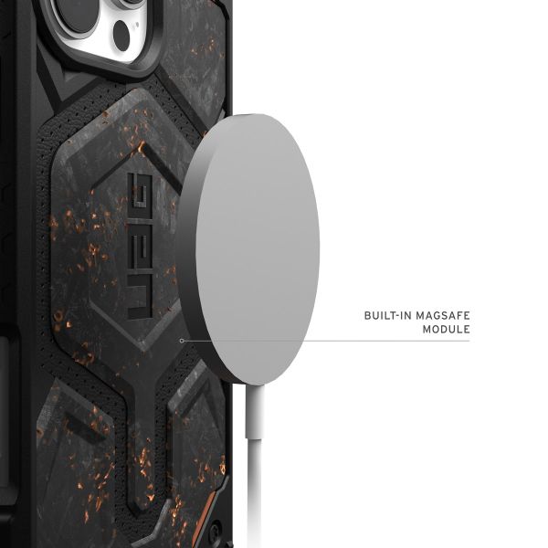 UAG Coque arrière Monarch Pro Apple iPhone 16 Pro Max - Forged Carbon