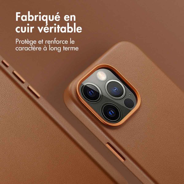 Accezz Coque arrière en cuir avec MagSafe iPhone 15 Pro Max - Sienna Brown