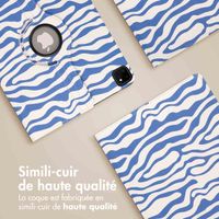 imoshion Coque tablette Design rotatif à 360° iPad Pro 12.9 (2018 / 2020 / 2021 / 2022) - White Blue Stripes