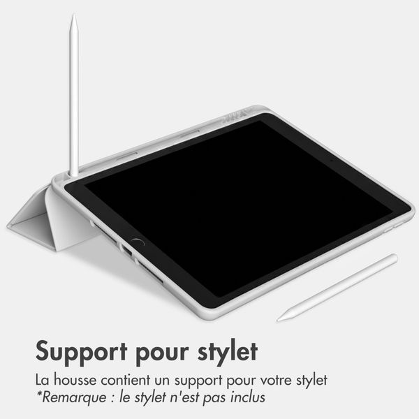 Accezz Coque tablette portefeuille Smart Silicone Apple iPad 6 (2018) 9.7 pouces / iPad 5 (2017) 9.7 pouces - Gris