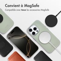 Accezz Coque arrière en cuir avec MagSafe Apple iPhone 16 Pro - Light Grey