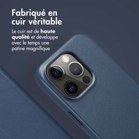 Accezz Étui de téléphone portefeuille en cuir 2-en-1 avec MagSafe Apple iPhone 15 Pro - Nightfall Blue