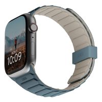 UAG Pathfinder | Bracelet en silicone réversible pour l'Apple Watch Series 1 à 10 / SE / Ultra (2) (44/45/46/49 mm) - Dune/Bleu Nuage