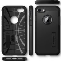 Spigen Coque Tough Armor Apple iPhone SE (2022 / 2020) - Noir