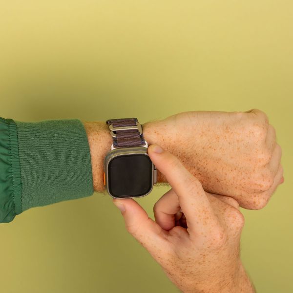 imoshion Bracelet en nylon Alpine Apple Watch Series 1 t/m 11 / SE / Ultra (44/45/46/49 mm) - Indigo