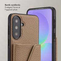 Selencia Coque de télephone Sera avec cordon et porte-cartes enveloppe Samsung Galaxy A37 (5G) - Taupe