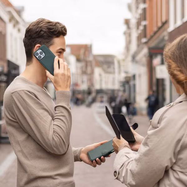 Selencia Étui portefeuille amovible Olyn avec MagSafe Samsung Galaxy S23 - Vert