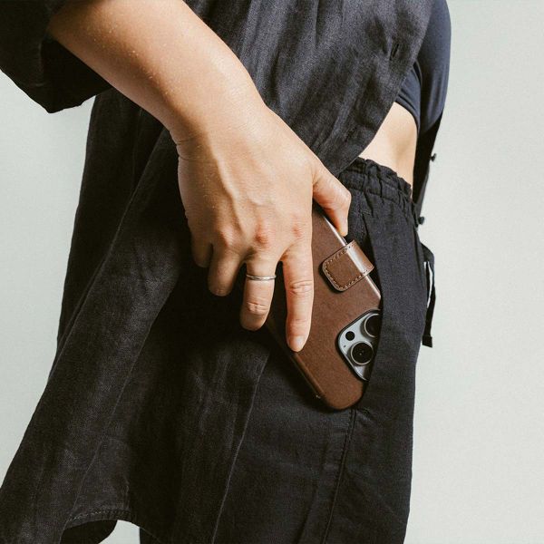 Nomad Étui de télephone portefeuille Modern Leather Folio Apple iPhone 16 - Marron