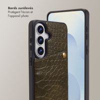 Selencia Coque de télephone Nova Croco avec cordon et porte-cartes Samsung Galaxy S26 - Dark Olive
