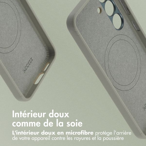 Accezz Coque arrière en cuir avec MagSafe Samsung Galaxy S25 - Light Grey