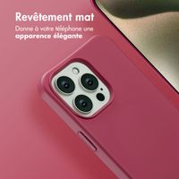 imoshion Coque arrière Color avec cordon amovible et MagSafe Apple iPhone 15 Pro Max - Raspberry