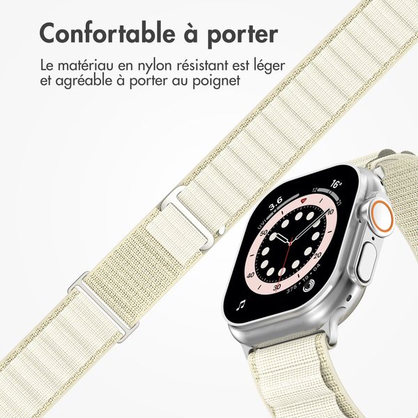Accezz Bracelet en nylon Alpine Apple Watch | 38/40/41/42 mm - Lumière stellaire