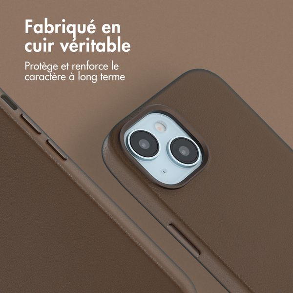 Accezz Coque arrière en cuir avec MagSafe Apple iPhone 15 - Marron café
