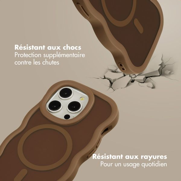 Selencia Coque arrière Wavy avec MagSafe Apple iPhone 14 Pro - Mocha Brown