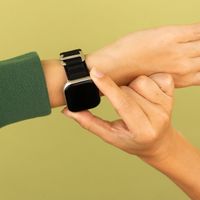 imoshion Bracelet en nylon Alpine Apple Watch Series 1 t/m 9 / SE (38/40/41 mm) | Series 10 / 11 (42 mm) - Noir