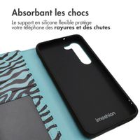 imoshion Étui de télephone portefeuille Design Samsung Galaxy S23 - Black Blue Stripes