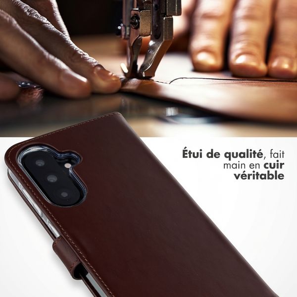 Selencia Étui portefeuille en cuir véritable Samsung Galaxy A37 (5G) - Marron foncé