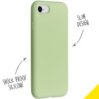 Accezz Coque Liquid Silicone Apple iPhone SE (2022 / 2020) / 8 / 7 - Vert