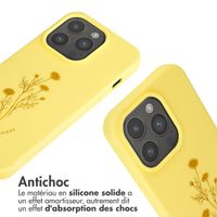 imoshion Coque design en silicone avec cordon iPhone 15 Pro - Flower Yellow