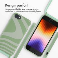 imoshion Coque design en silicone avec cordon iPhone SE (2022 / 2020) / 8 / 7 - Retro Green