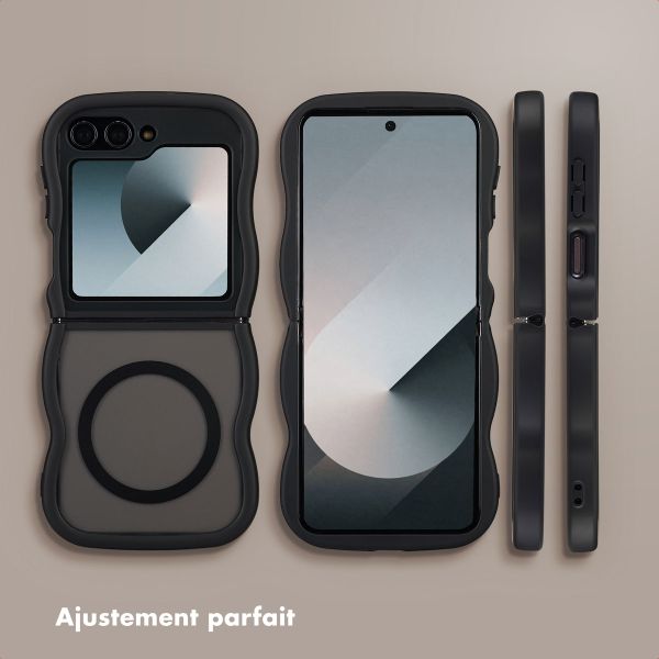 Selencia Coque arrière Wavy avec MagSafe Samsung Galaxy Z Flip 6 - Noir