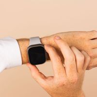 imoshion Bracelet en silicone⁺ Apple Watch Series 1 t/m 11 / SE / Ultra (44/45/46/49 mm) - Taille M/L - Fog