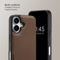 Selencia Coque de télephone Nova avec cordon et porte-cartes Apple iPhone 16 - Mocha Brown