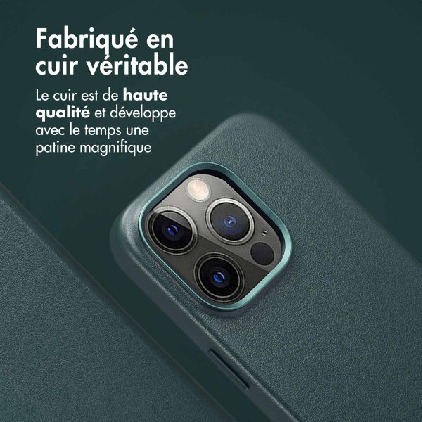 Accezz Étui de télephone portefeuille en cuir 2-en-1 avec MagSafe Apple iPhone 14 Pro - Cedar Green