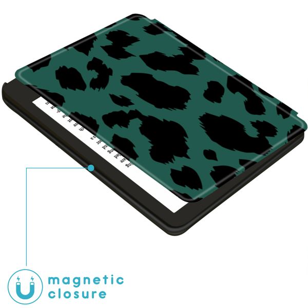 imoshion Design Slim Hard Sleepcover Amazon Kindle (2024) / Amazon Kindle (2022) 11th gen - Green Leopard